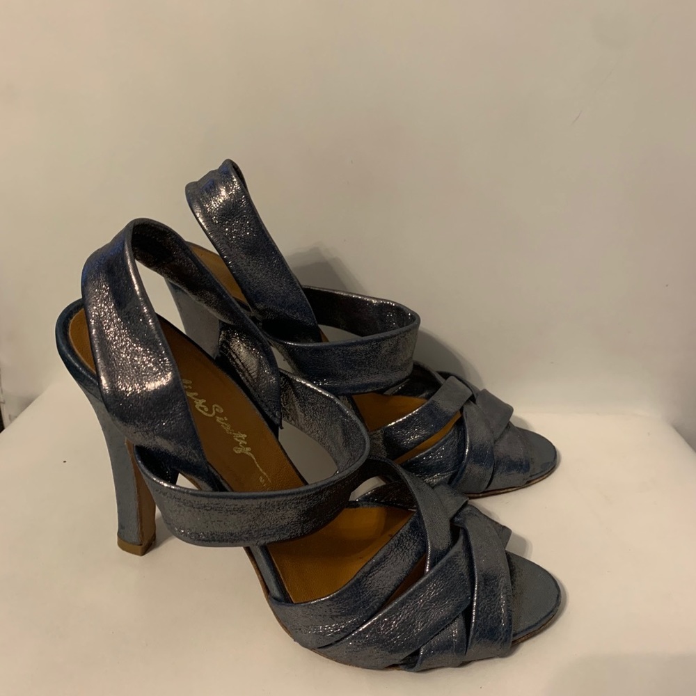 Metallic strappy heels - Picture 3 of 5
